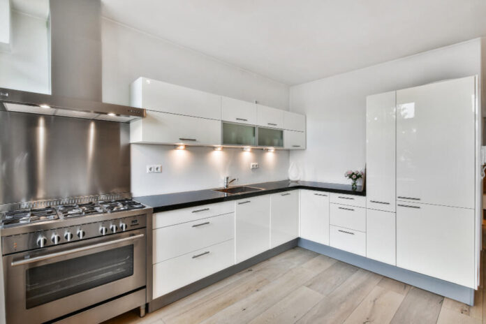 What Makes White Shaker Cabinets a Smart Choice for High-Turnaround Rental Renovations